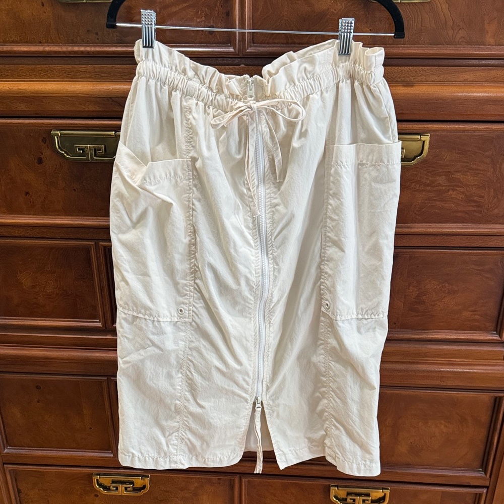 Free People front zip cargo skirt